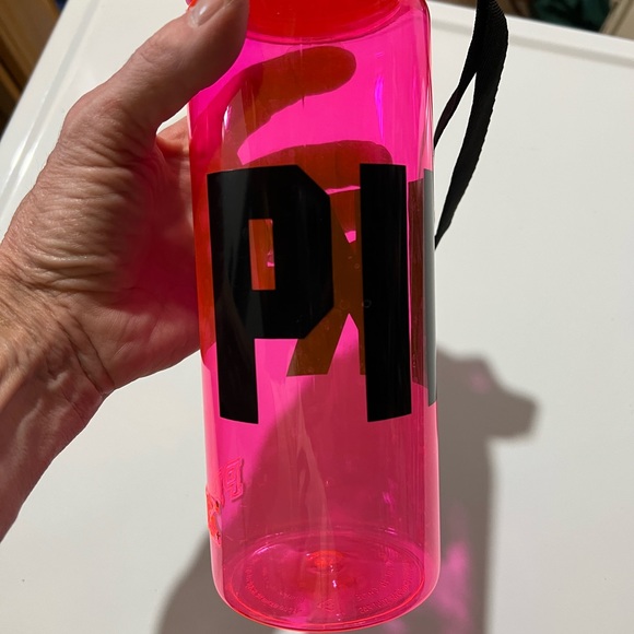 Pink Plastic water bottle - Picture 5 of 9